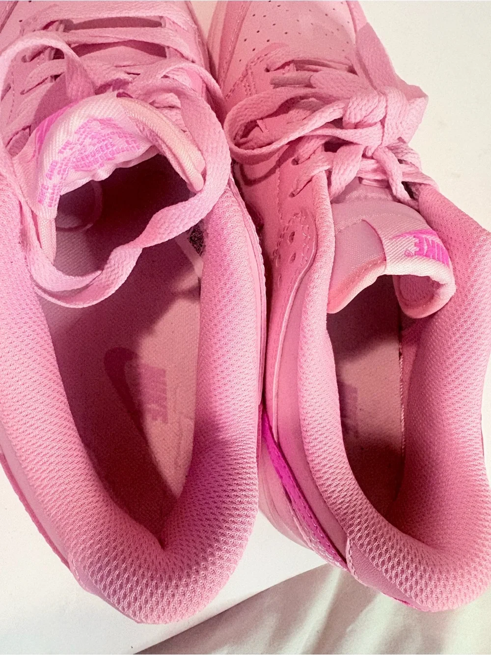 Women’s Nike Hot Pink sneakers - Picture 3 of 5